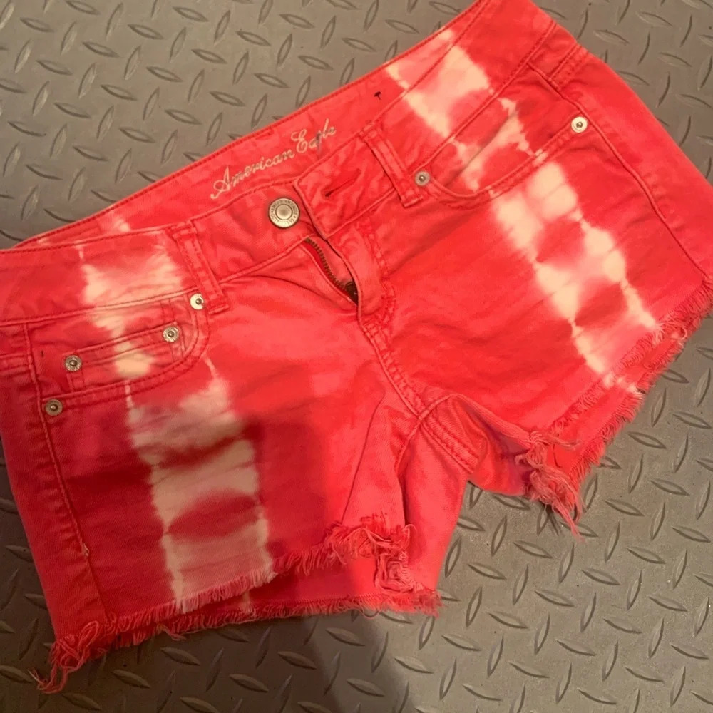 Pink & white American eagle shorts